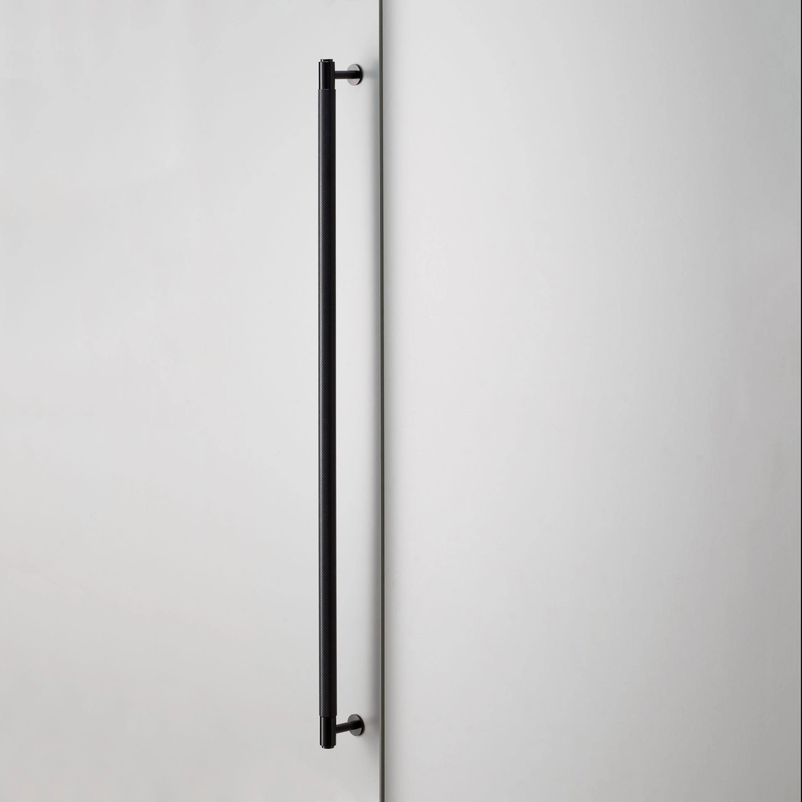 BUSTER AND PUNCH | CLOSET BARS – CROSS – 1.00-8.00
