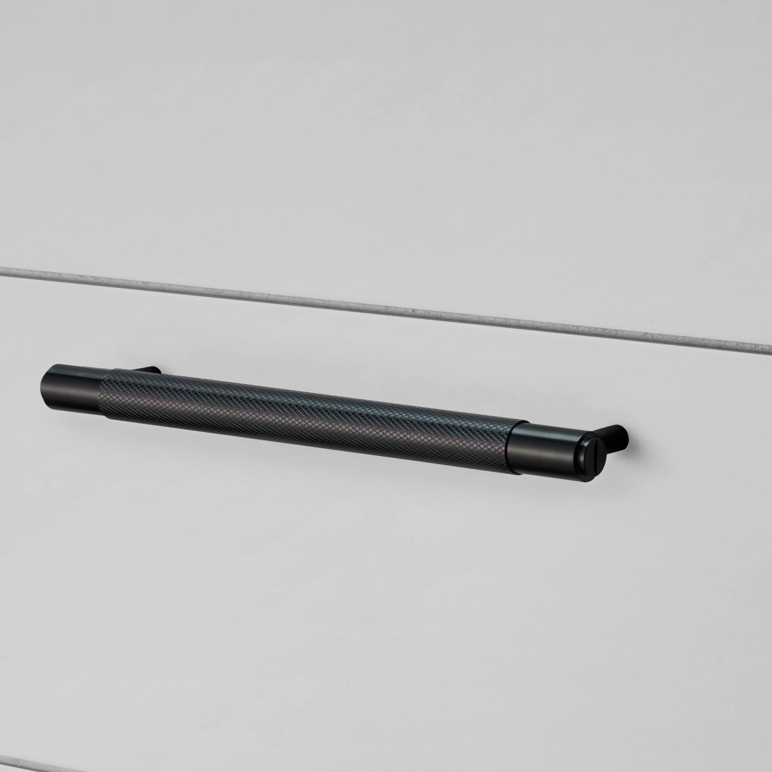 BUSTER + PUNCH | PULL BARS – CROSS – -1