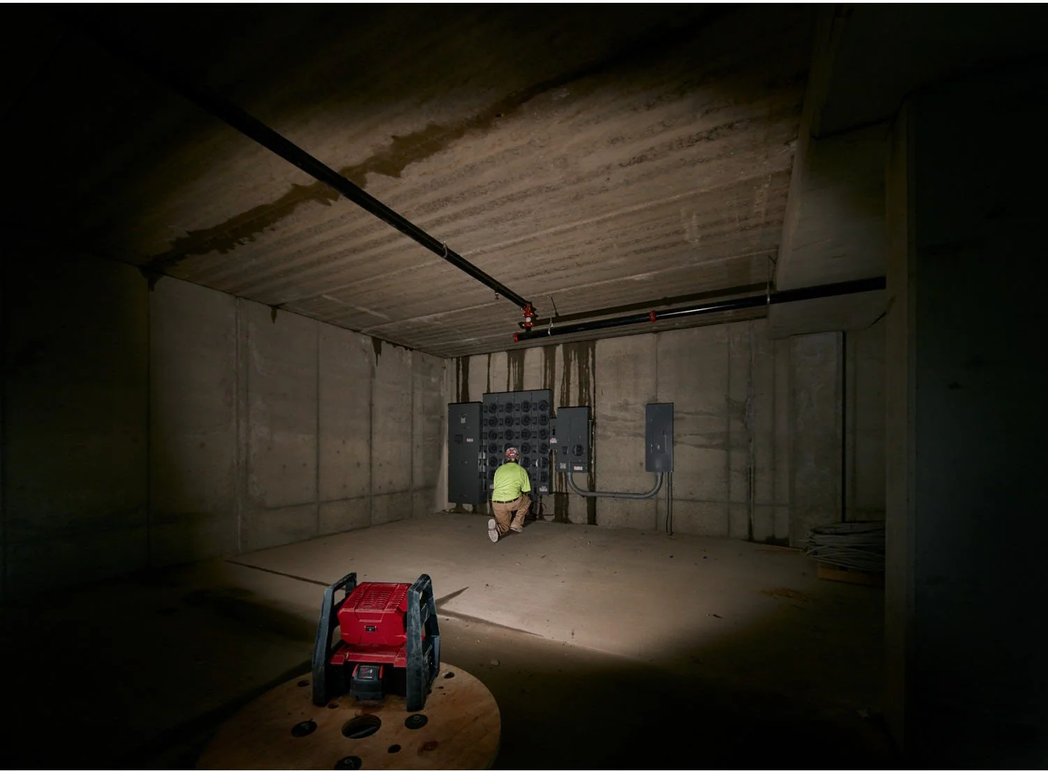 Milwaukee 2360-20 Trueview M18 / Corded 3,000-Lumen LED Flood Light (PROMO) - Image 3