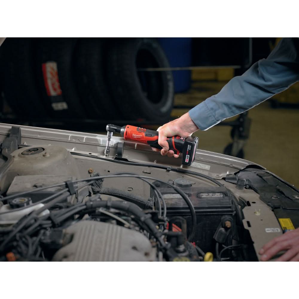 Milwaukee 2663-22RH M18/M12 3/8-in. Ratchet and 1/2-in. Impact Wrench with Friction Ring Combo Kit - Image 3