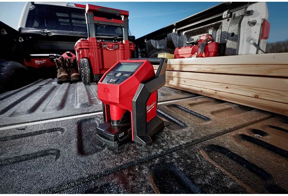 Milwaukee 2475-21XC M12 Cordless Compact Tire Inflator 4.0Ah Kit - Image 3