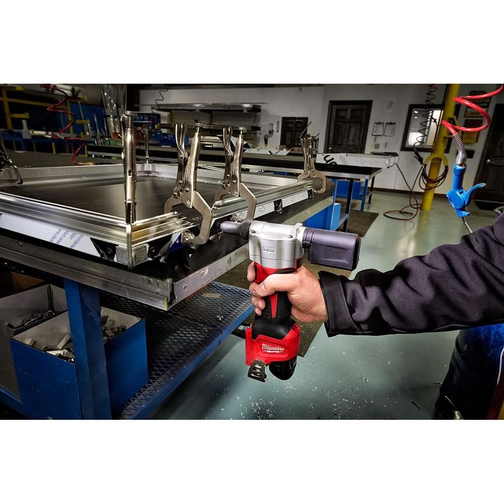 Milwaukee 2550-20 M12 Cordless Pop Rivet Tool, Tool Only - Image 2