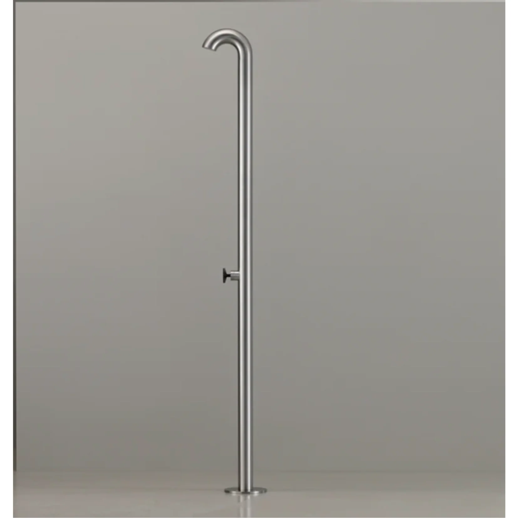 BLD05 | Free-standing outdoor shower | ,900.00 – ,815.00