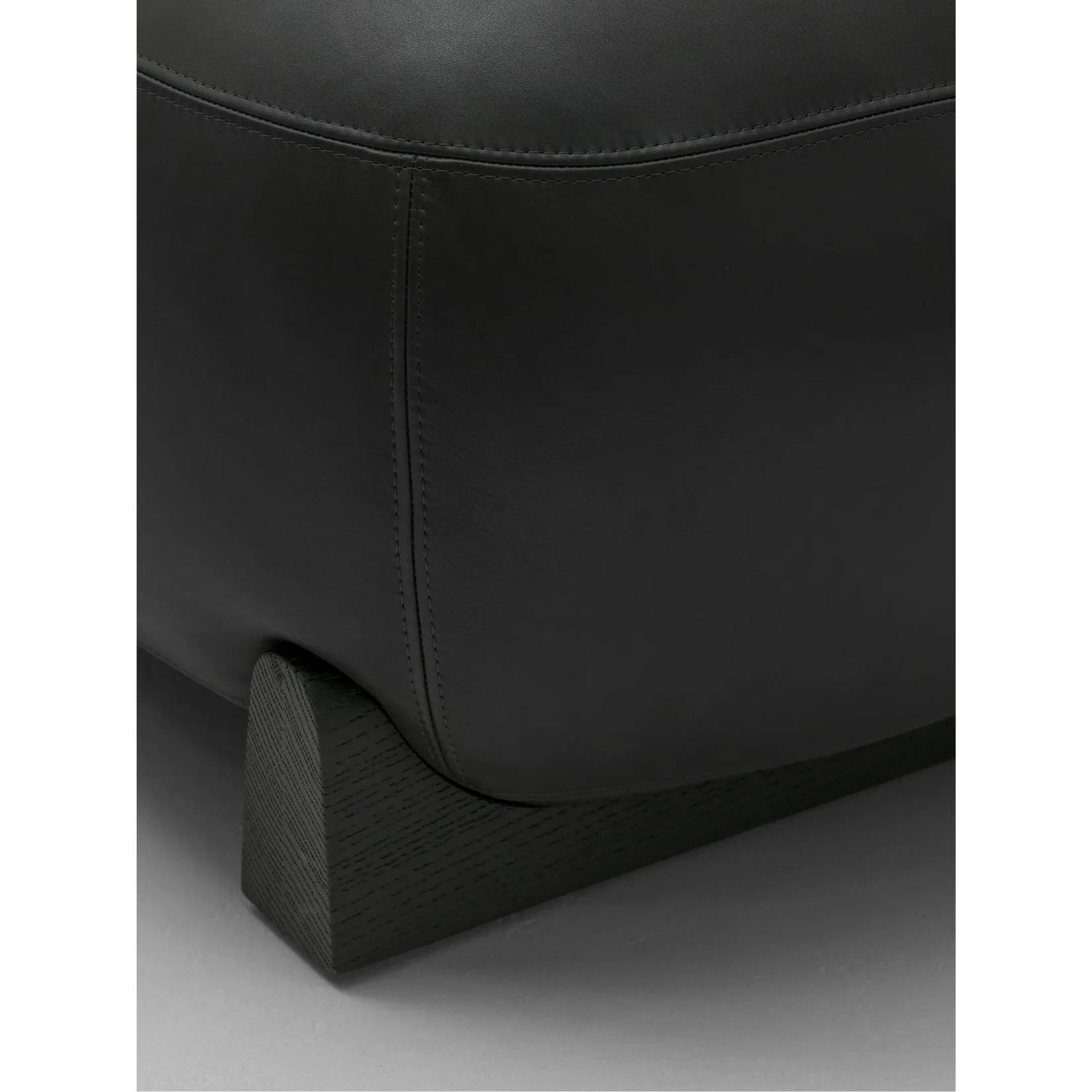 VAN ROSSUM | FORT OTTOMAN | $15,115.00 - Image 2