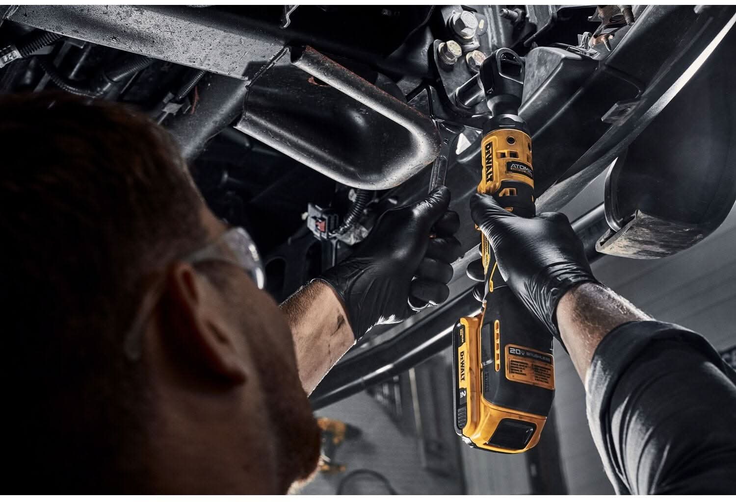 DeWALT DCF512B ATOMIC 20V MAX Brushless Cordless 1/2-in. Ratchet, Tool Only - Image 2