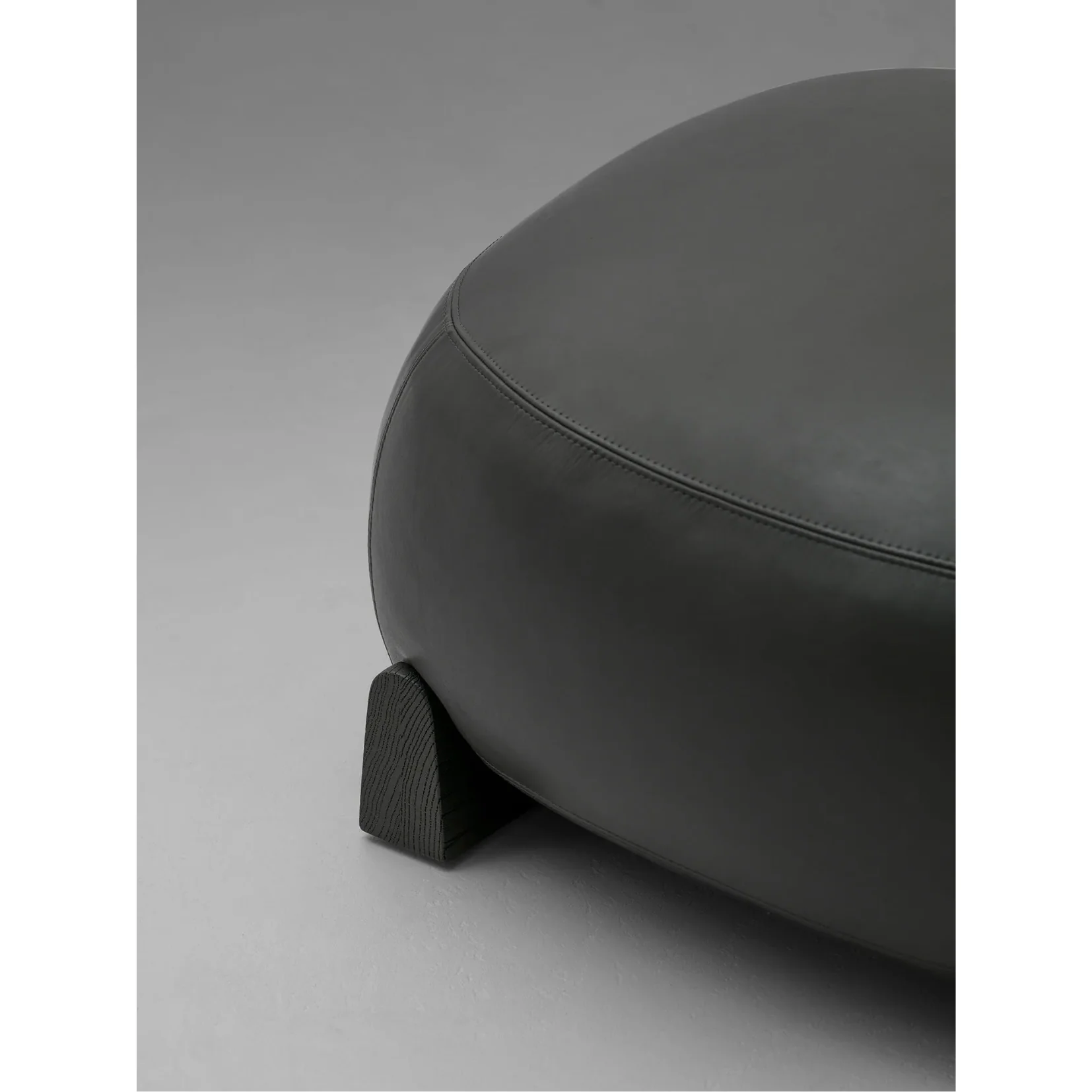 VAN ROSSUM | FORT OTTOMAN | $15,115.00 - Image 3