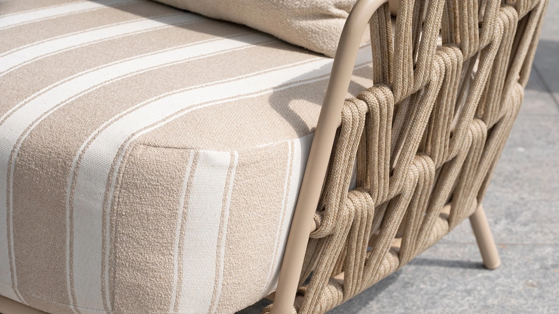4 SEASONS OUTDOOR | BEVERLY LOUNGE CHAIR | $2,262.00 - Image 2
