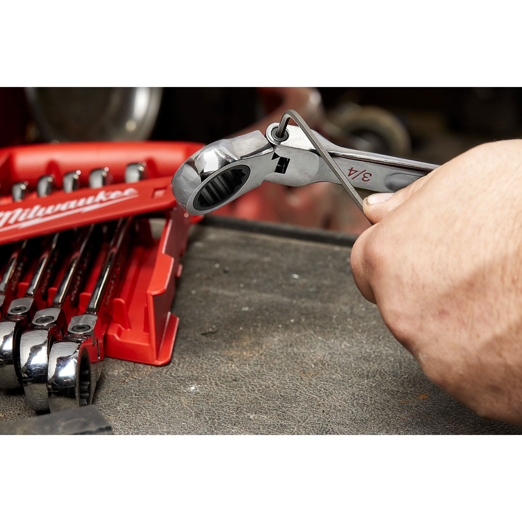 Milwaukee 45-96-9818 3/4-Inch Flex Head Combination Wrench - Image 3