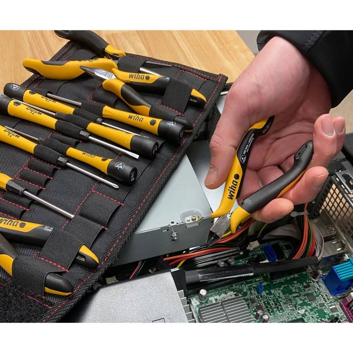 Wiha 45892 26-Piece ESD Safe PicoFinish Precision Screwdrivers, Pliers & Bits Set - Image 2