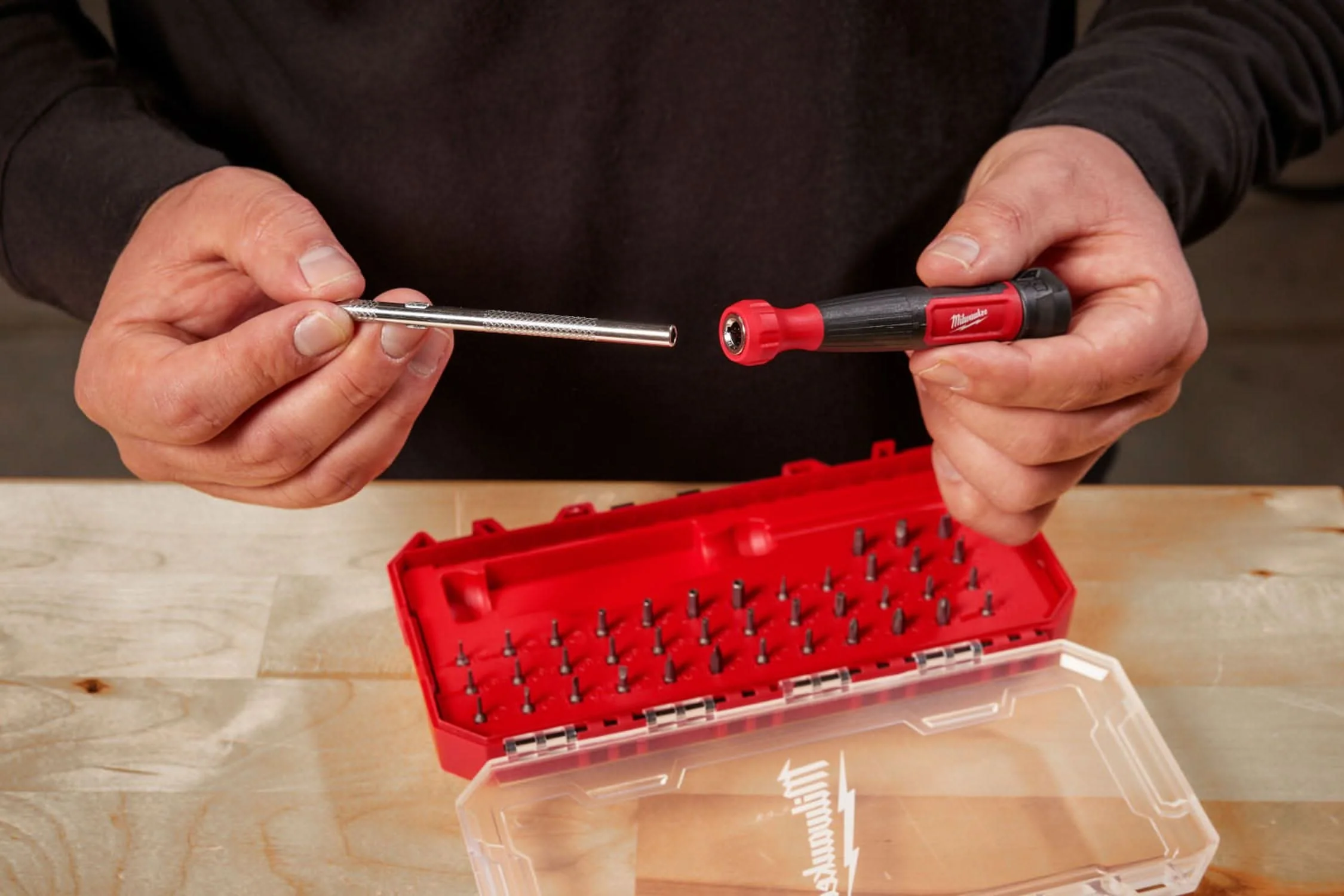 Milwaukee 48-22-2935 39-in-1 Precision Multi-Bit Screwdriver - Image 2