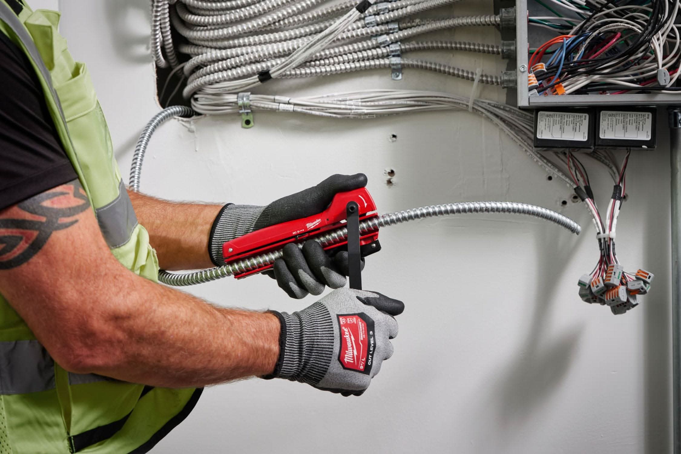 Milwaukee 48-22-6111 Armored Cable Cutter - Image 2