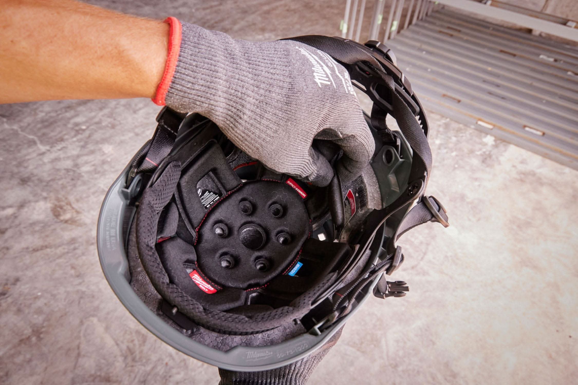 Milwaukee 48-73-1382 BOLT IMPACT ARMOR Liner - Image 3