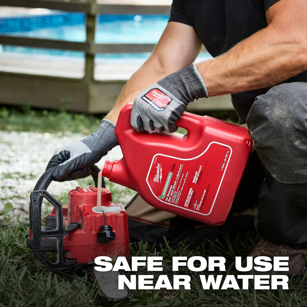 Milwaukee 49-16-2841 1 Gallon Biodegradable All Season Bar and Chain Lubricant - Image 3