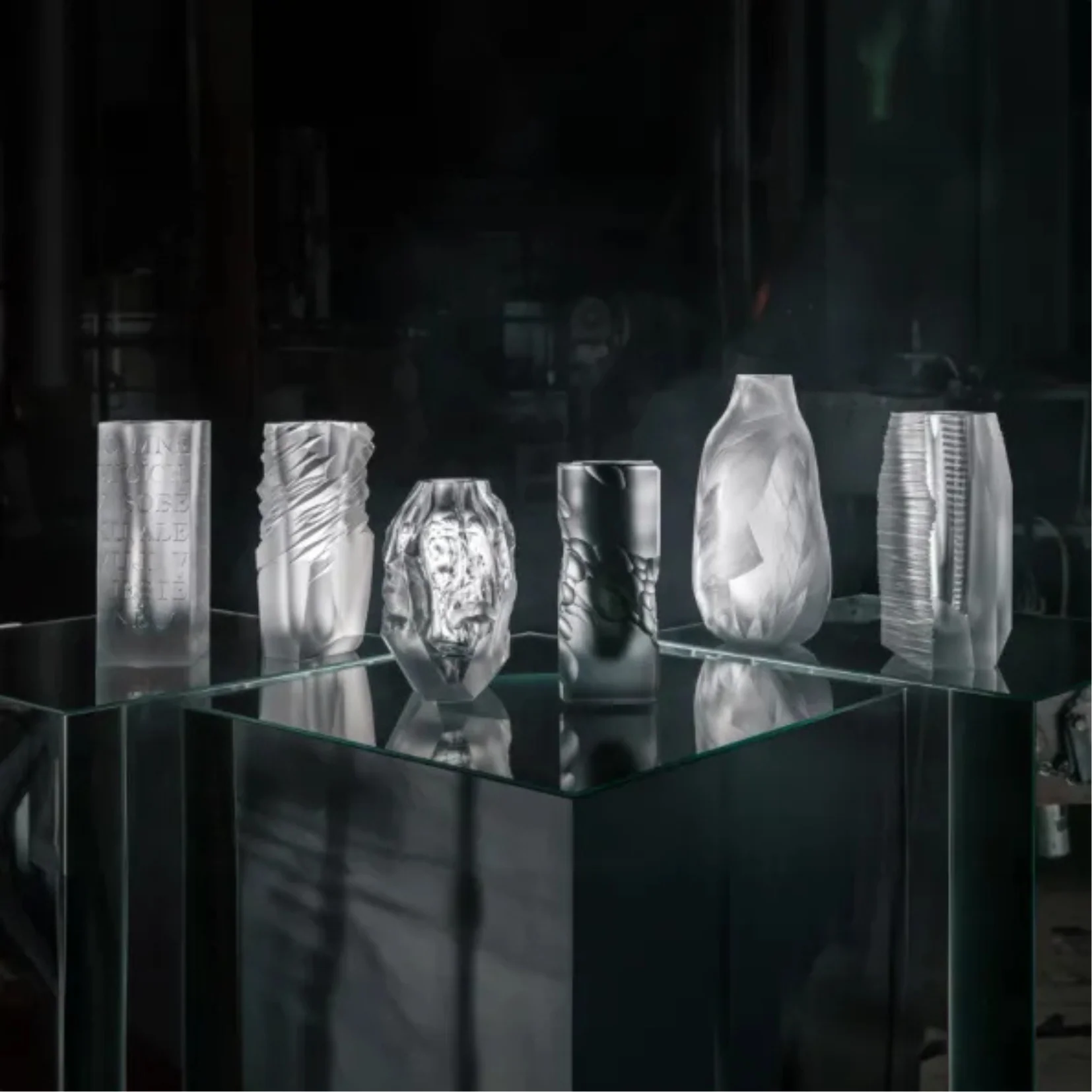 UNREALITY VASES | $ 3,039.00 - $ 7,405.00 - Image 3