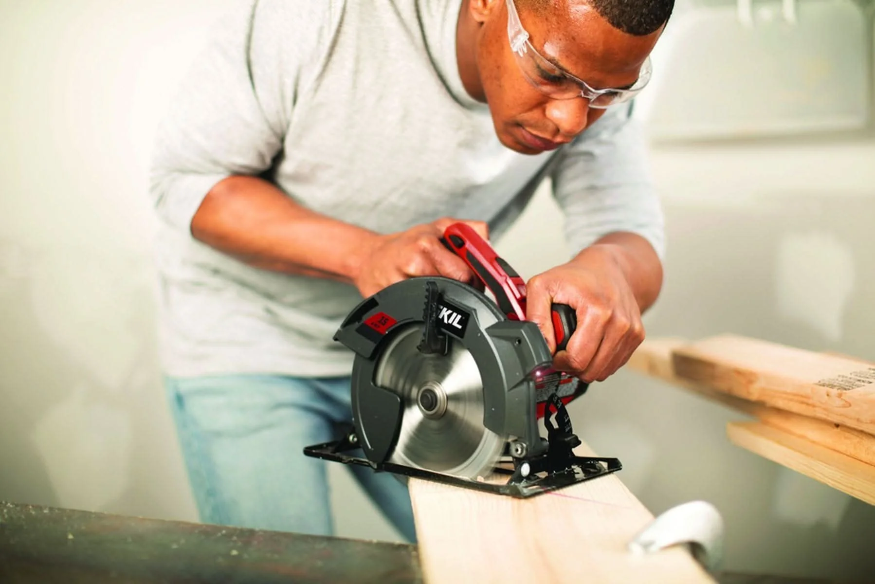 SKIL 5280-01 Corded 7-1/4" Corded Circular Saw with Laser - Image 2