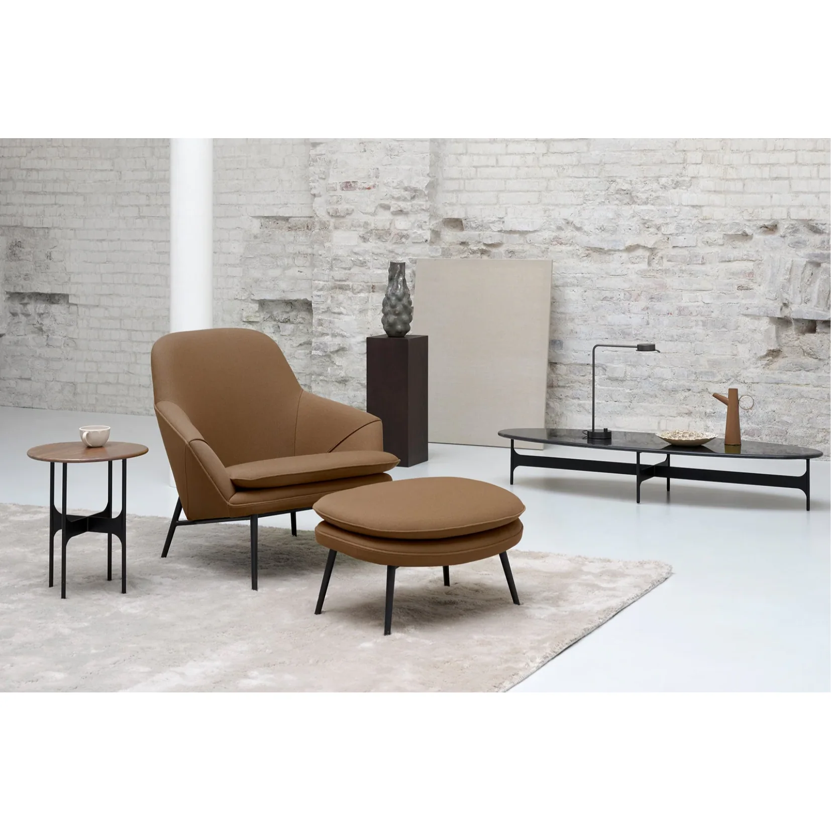 HUG LOUNGE CHAIR | $2,376.00 - $4,607.00 - Image 2