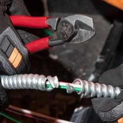 Klein Tools 63215 High-Leverage Compact Cable Cutter - Image 3