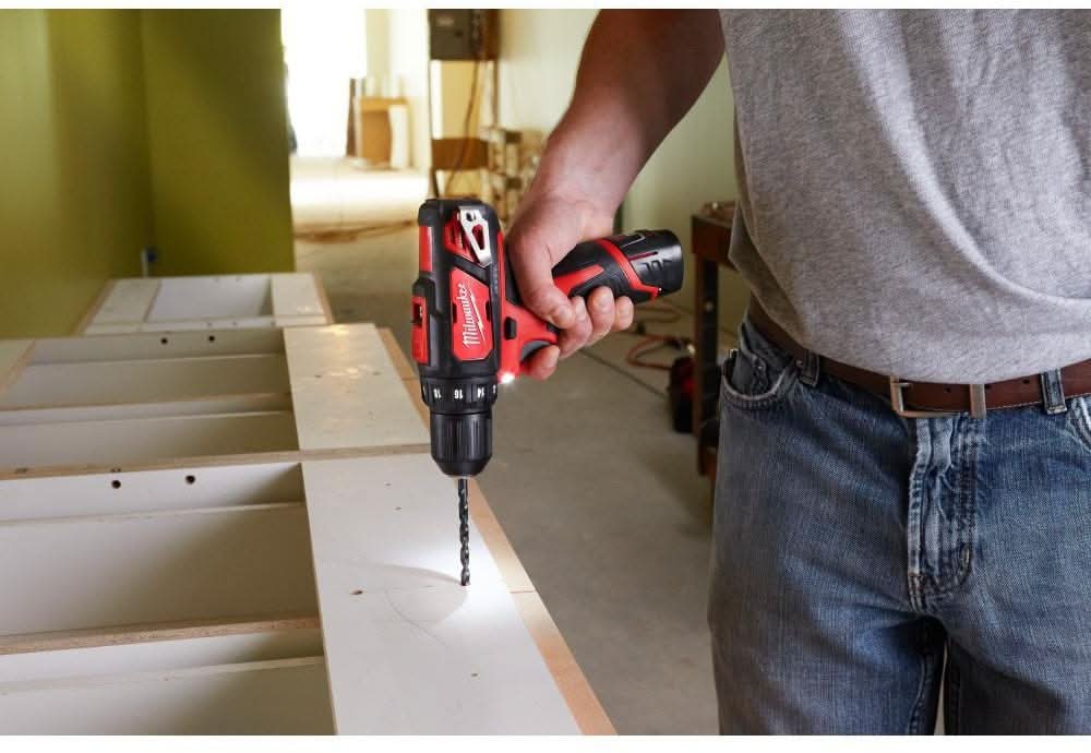 Milwaukee 2498-23 M12 Cordless 3-Tool Combo Kit - Image 3