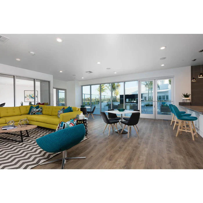 DUCHATEAU VINYL DELUXE CLASSIC COLLECTION - ANTIQUE WHITE | $4.18 / SF - Image 3