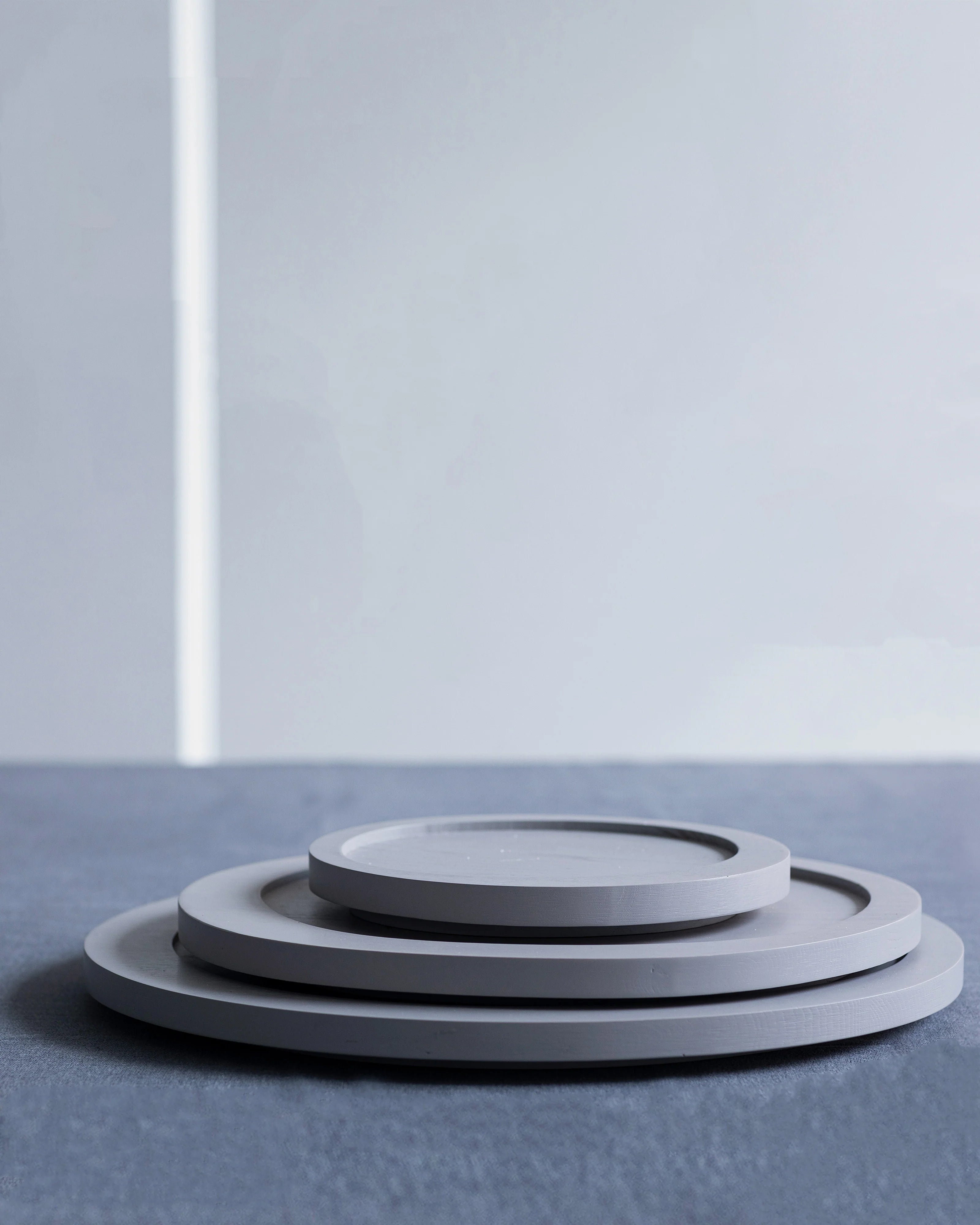 VALERIE OBJECTS | INNER CIRCLE TRAY LARGE, LIGHT GREY BY MARTEEN BAAS | $158.00 - Image 3