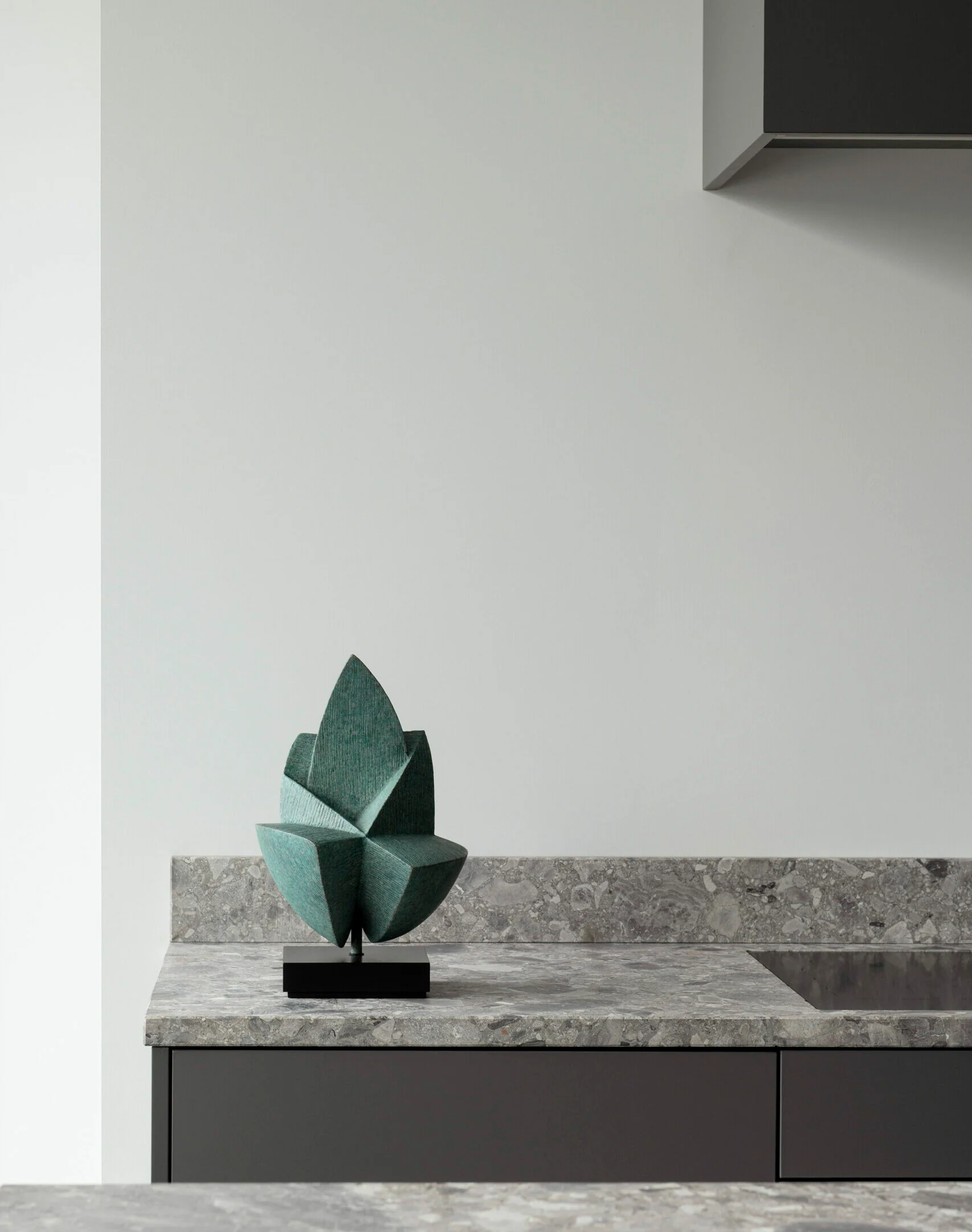 GARDECO | MUSING SS- ORN PORCELAIN | $3,450.00 - $3,675.00 - Image 3