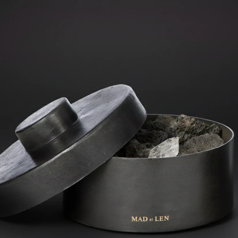 MAD ET LEN I  BLACK POTPOURRI WITH CRYSTALS I 5.00