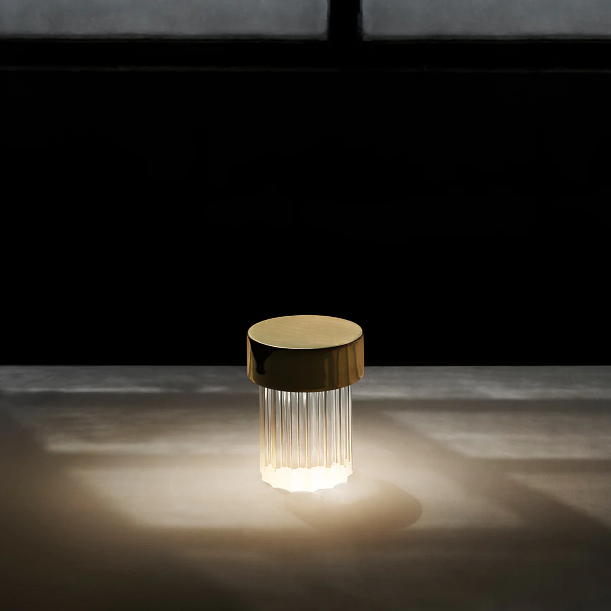 FLOS | LAST ORDER PORTABLE LIGHT | $1,580.00 - Image 3