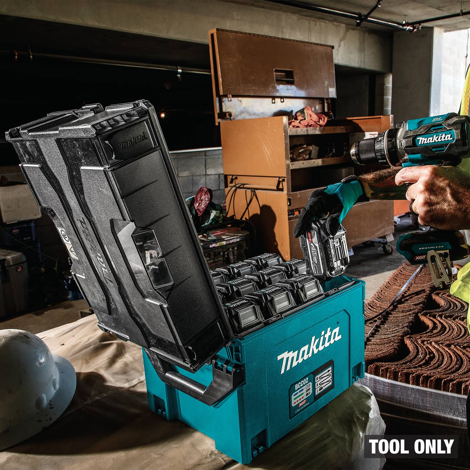 Makita BCC02 40V max XGT 12-Port Charging Case - Image 3