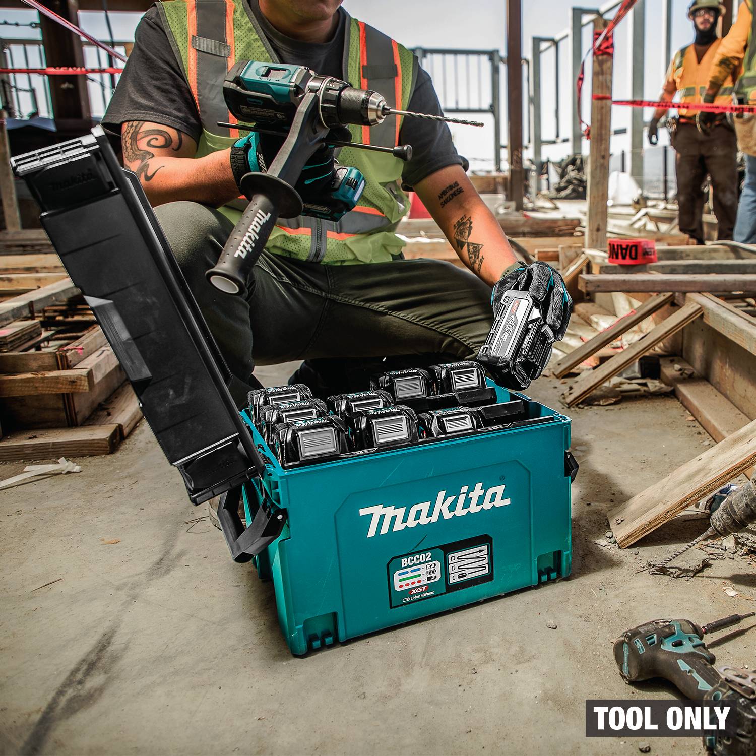 Makita BCC02 40V max XGT 12-Port Charging Case - Image 2