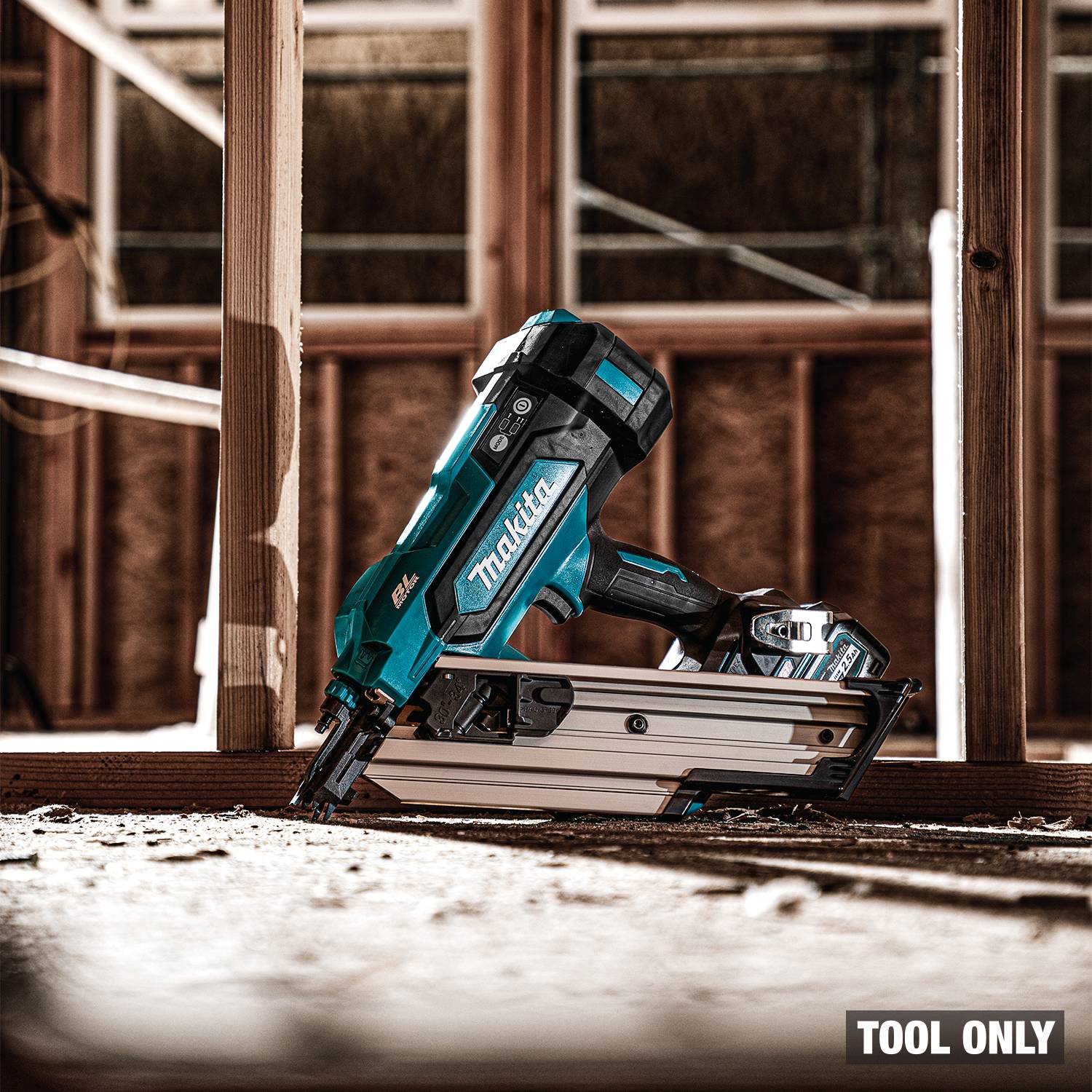 Makita GNB01Z 40V max XGT Brushless 30-Degree Clipped Head 3-1/2-in. Framing Nailer, Tool Only - Image 3