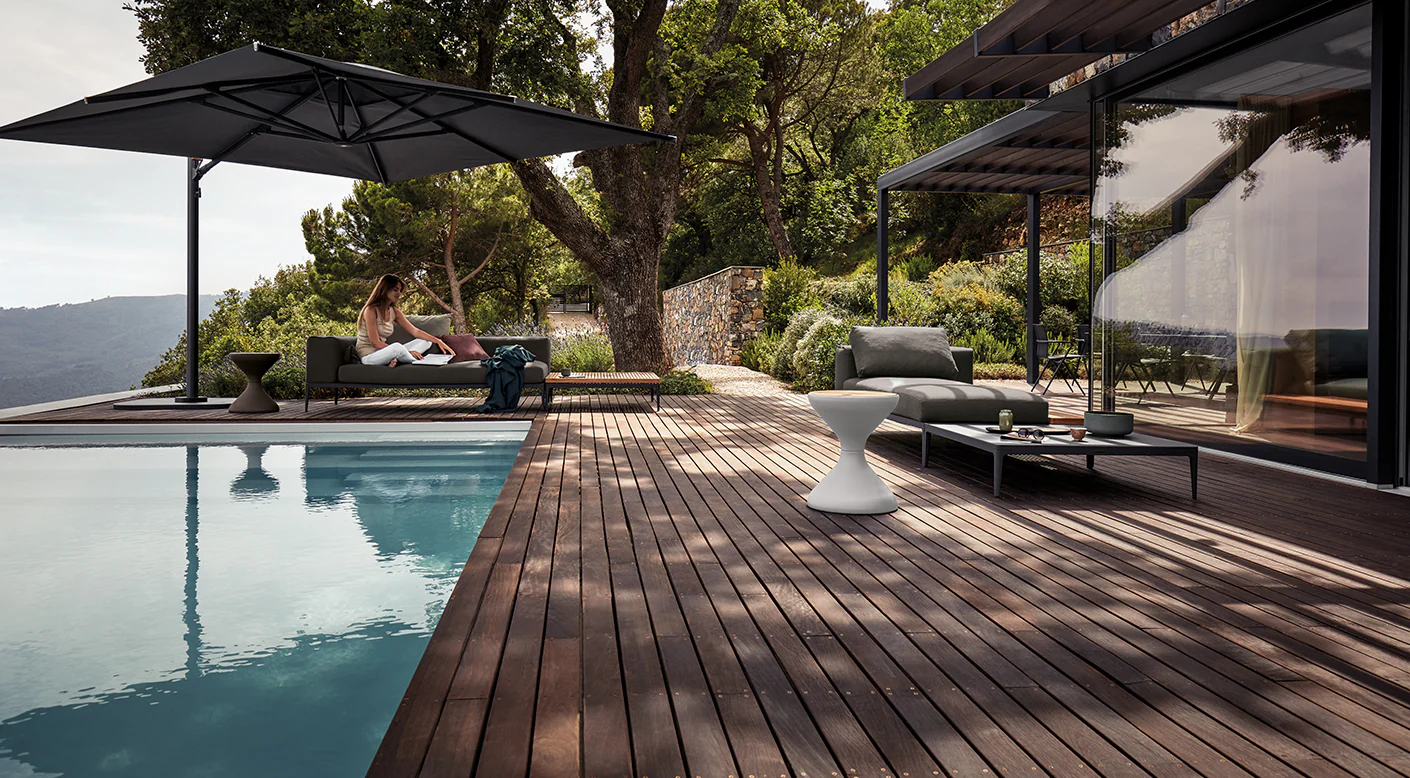 GLOSTER | HALO SQUARE CANTILEVER PARASOLE 118" | $13,120.00 - Image 3