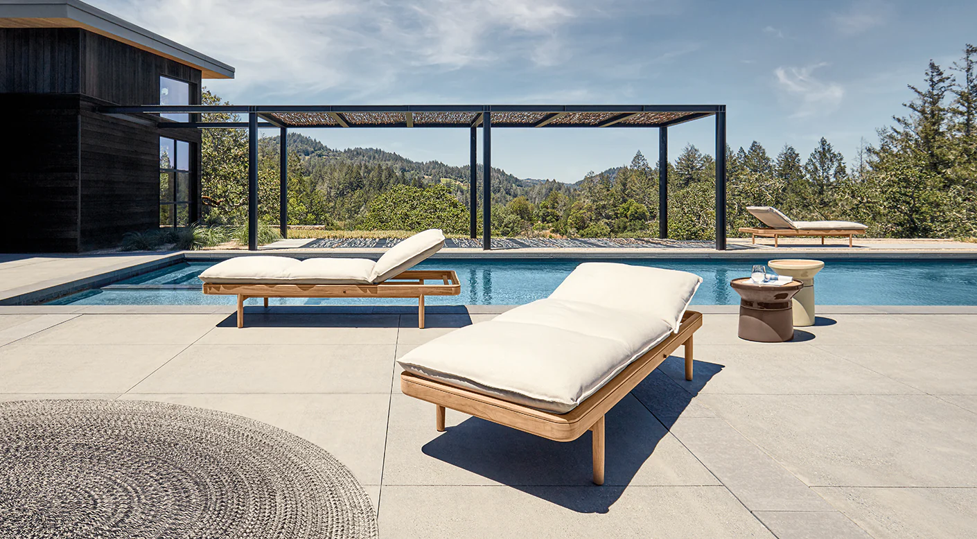 GLOSTER | SARANAC SUNBED LOUNGER | $8,755.00 - Image 2