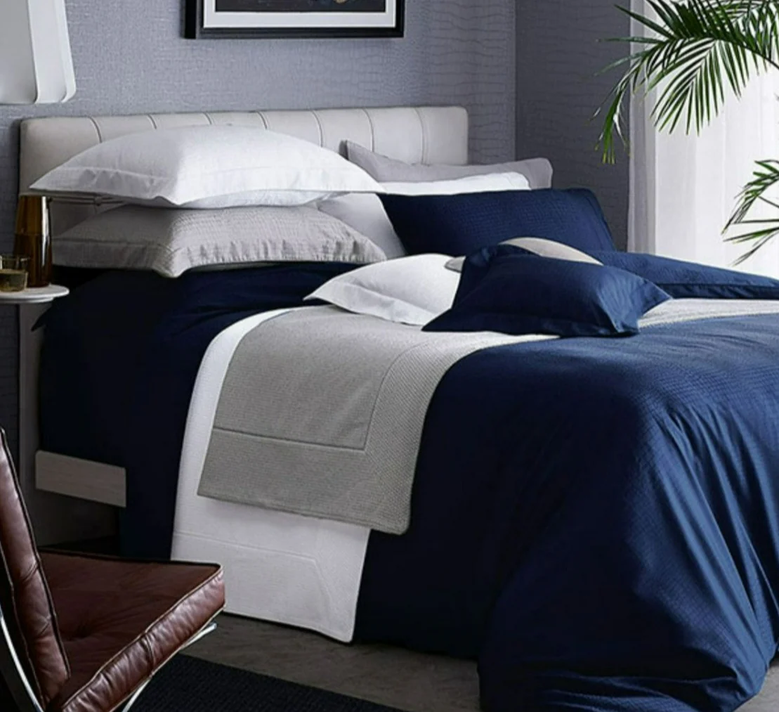 CROCODILE DUVET COVER -QUEEN - Image 1