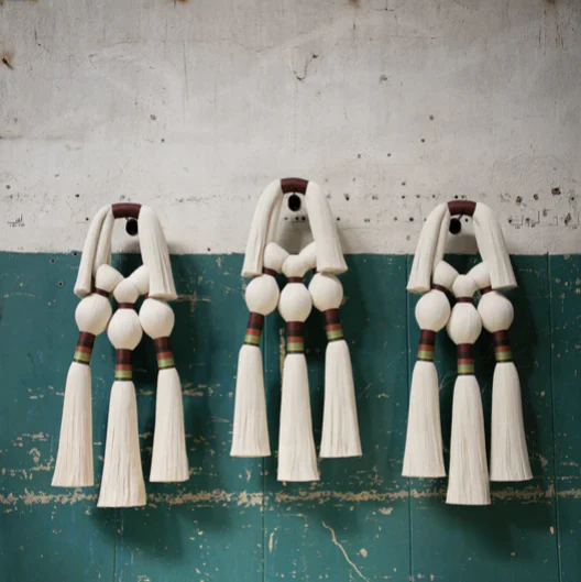 TRES BRUJITAS – 88,00