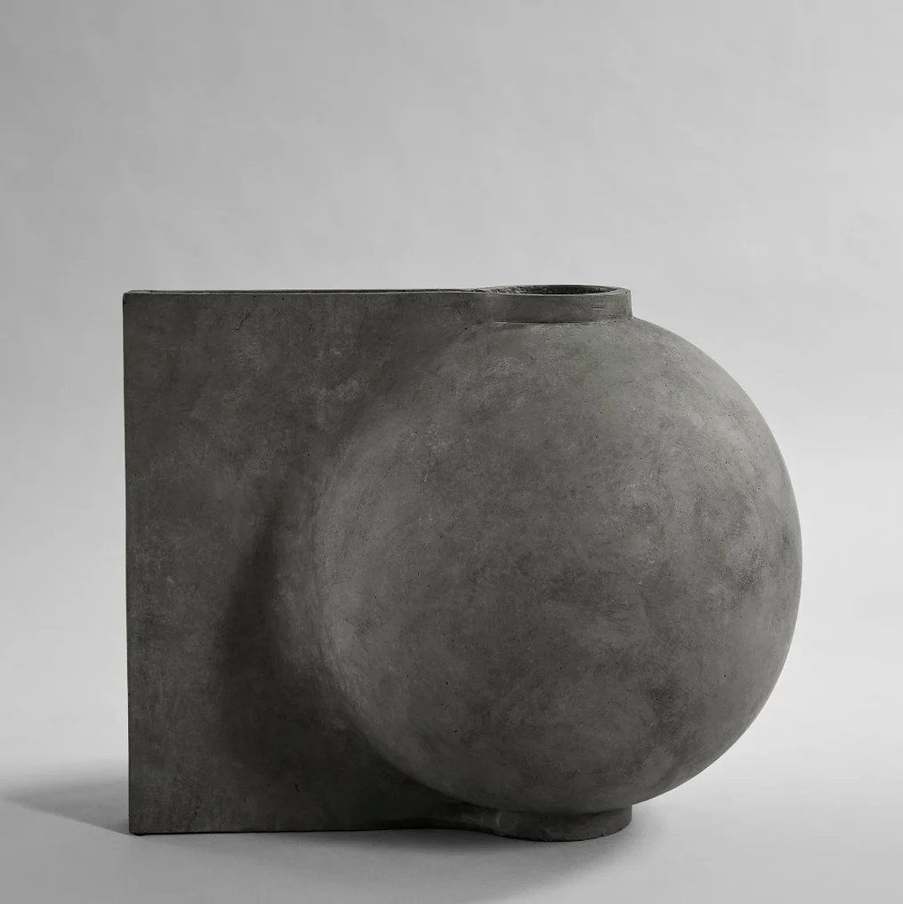 OFFSET VASE, BIG I 5.00