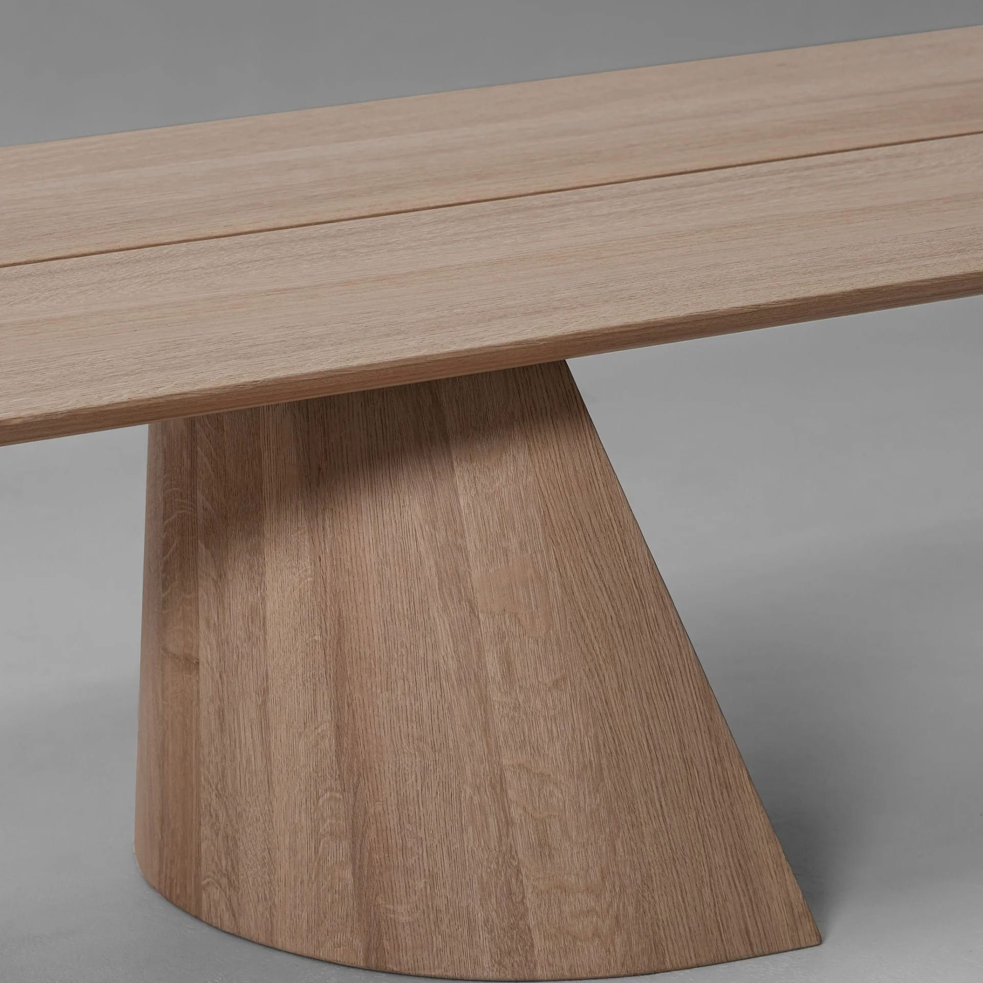 VAN ROSSUM | GOT BENCH | $20,272.00- $23,098.00 - Image 3