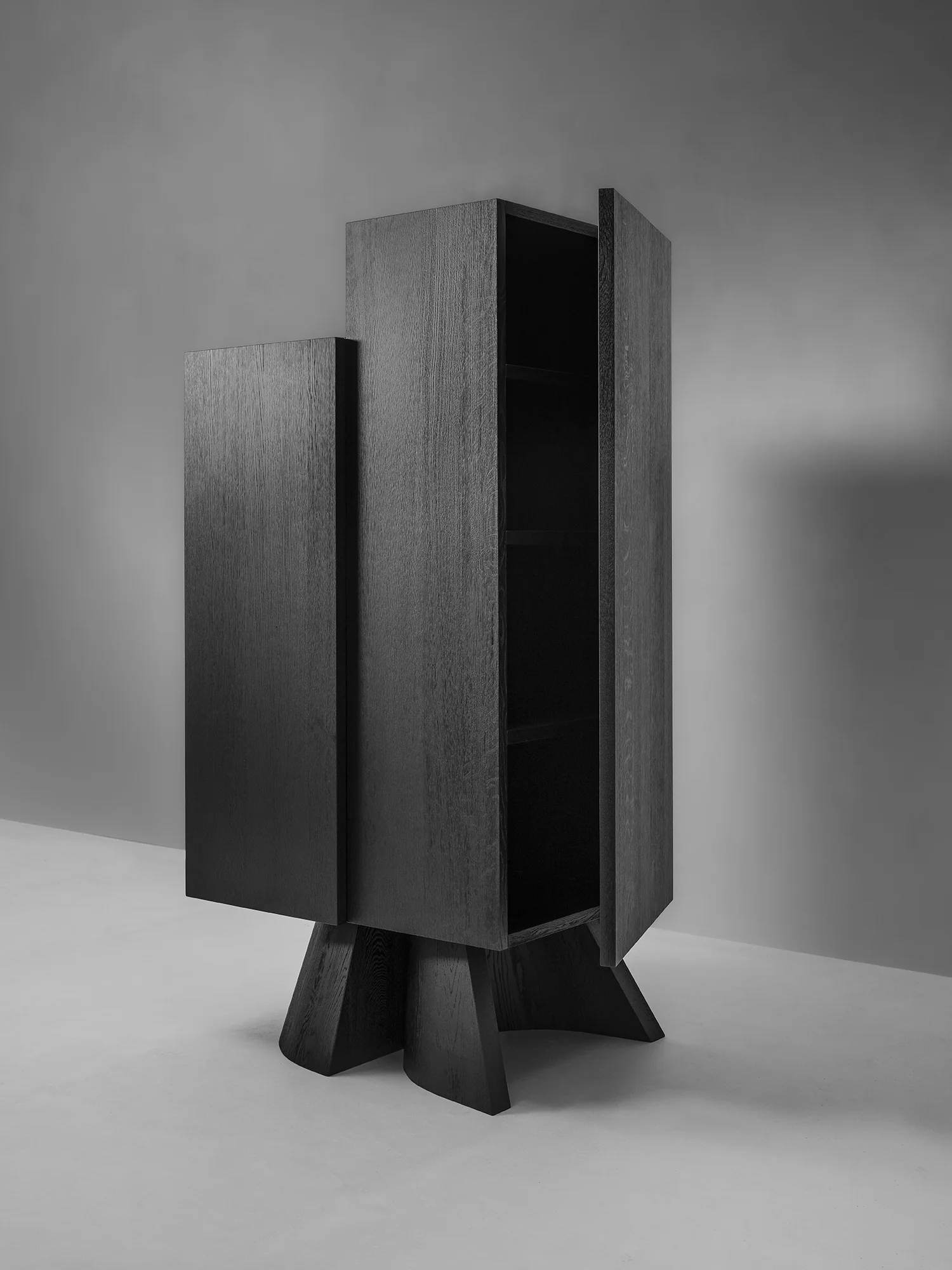 VAN ROSSUM | GOT CABINET | $23,053.00 - $50,719.00 - Image 3