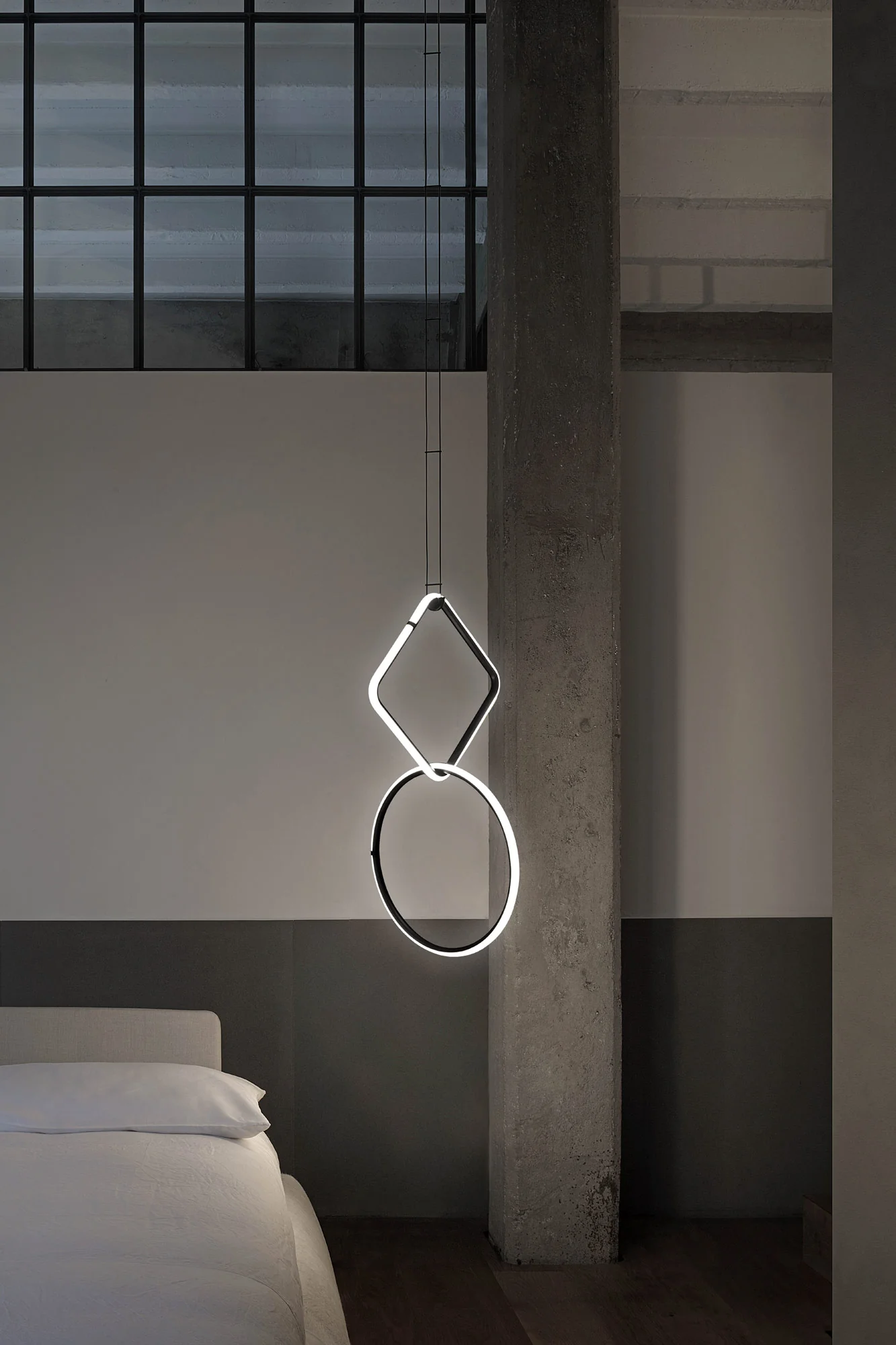 FLOS | ARRANGMENTS SMALL SQUARE TWO PENDANT LARGE CIRCLE LIGHT | $7,910.00 - Image 2