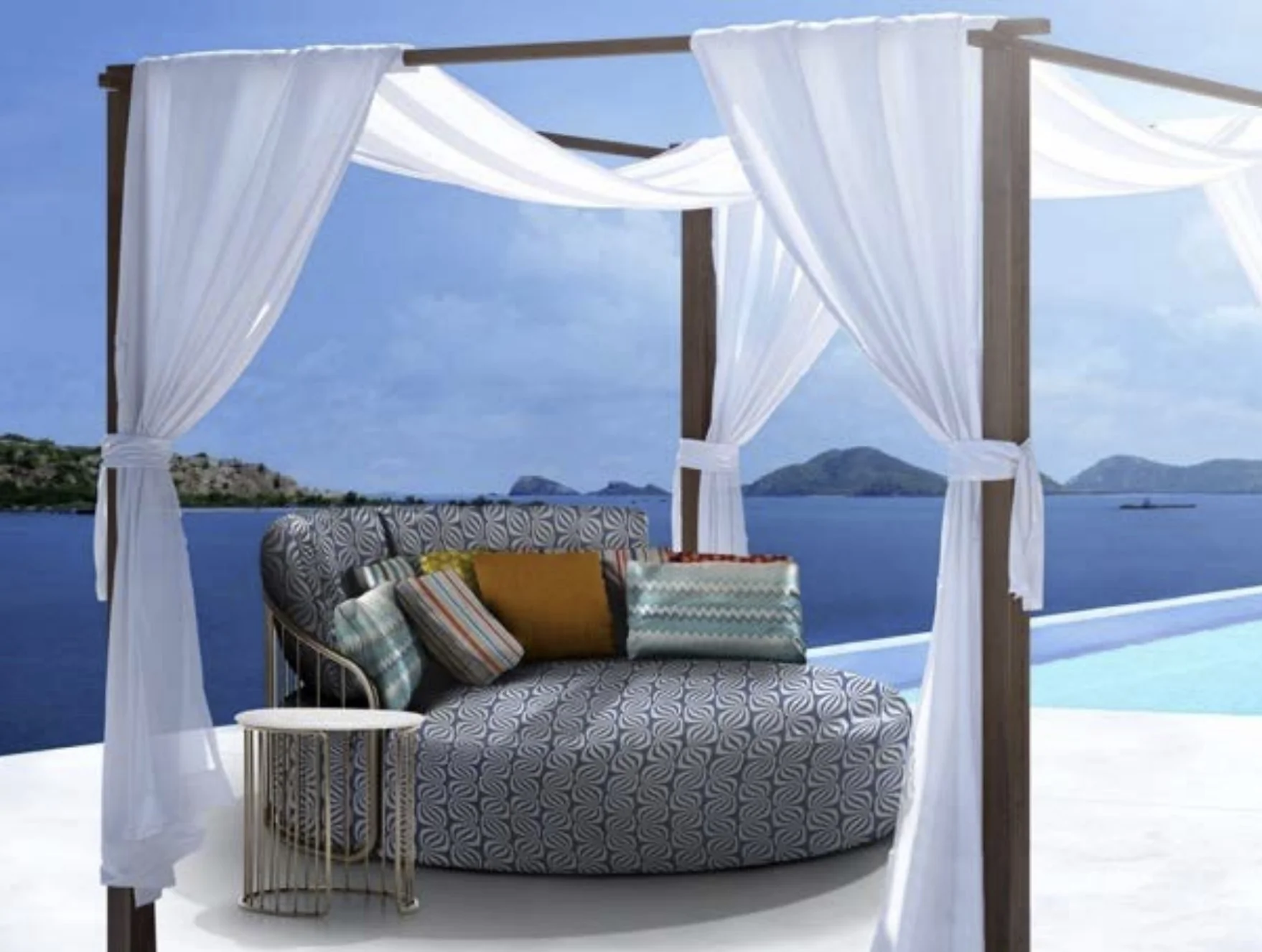 OUTDOOR CHARLESTON DAYBED | $15,762.00 - Image 1