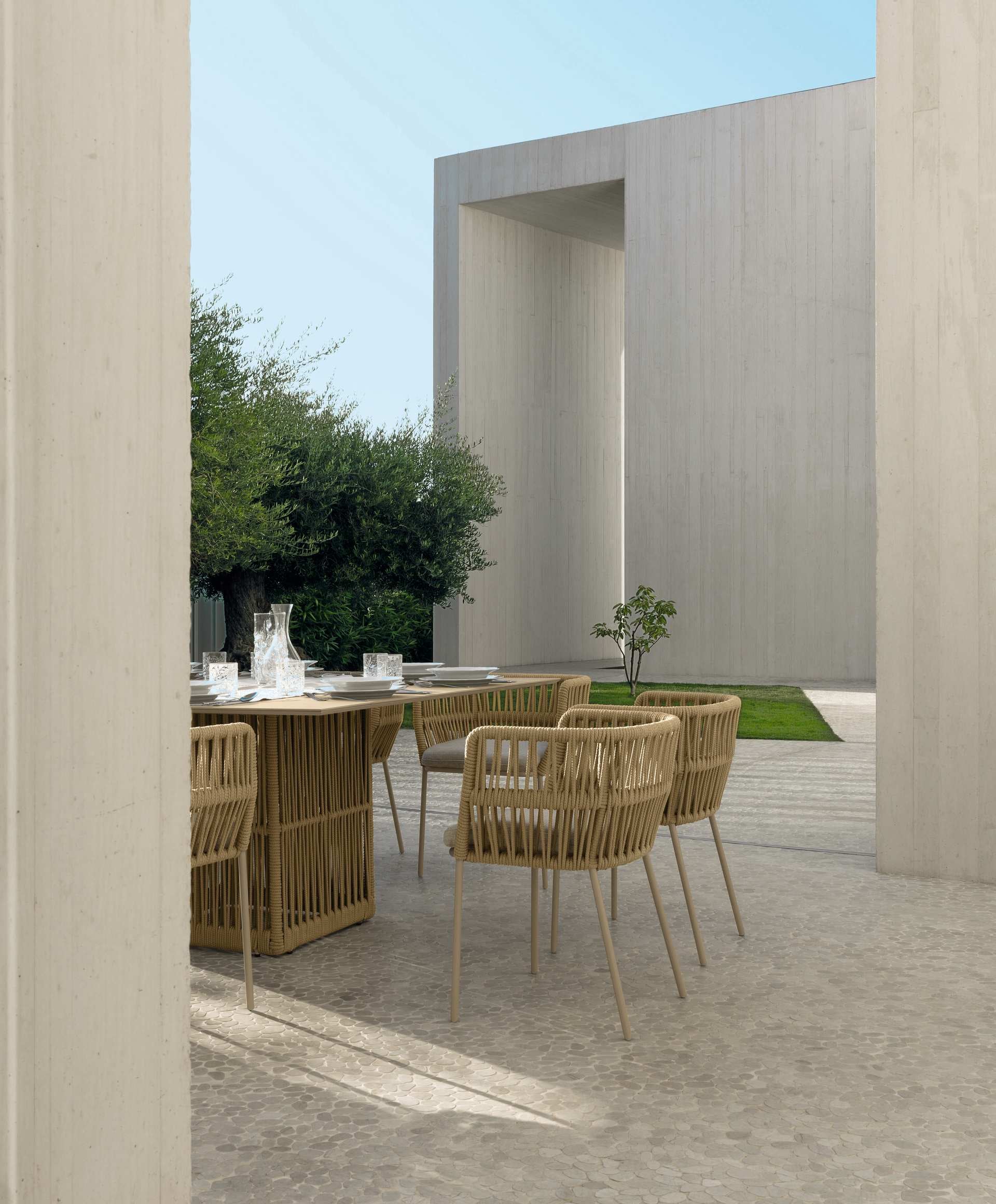 TALENTI | CLIFF DINING TABLE - $7,730.72 - $8,499.29 - Image 2
