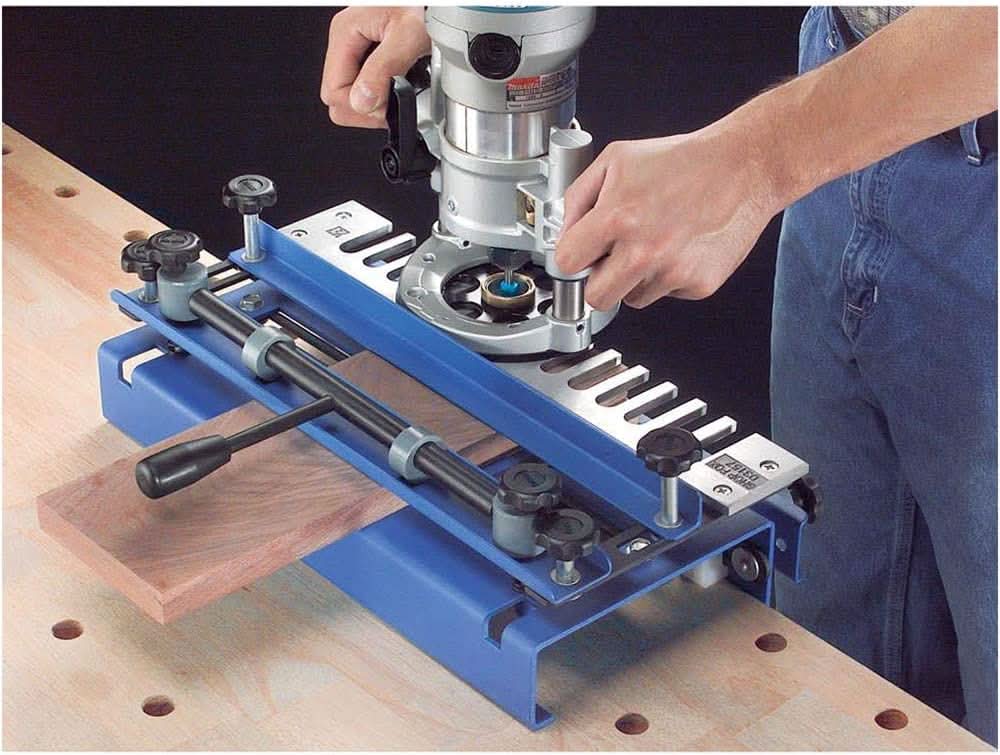 Shop Fox D2796 12" Dovetail Jig with Aluminum Template - Image 3