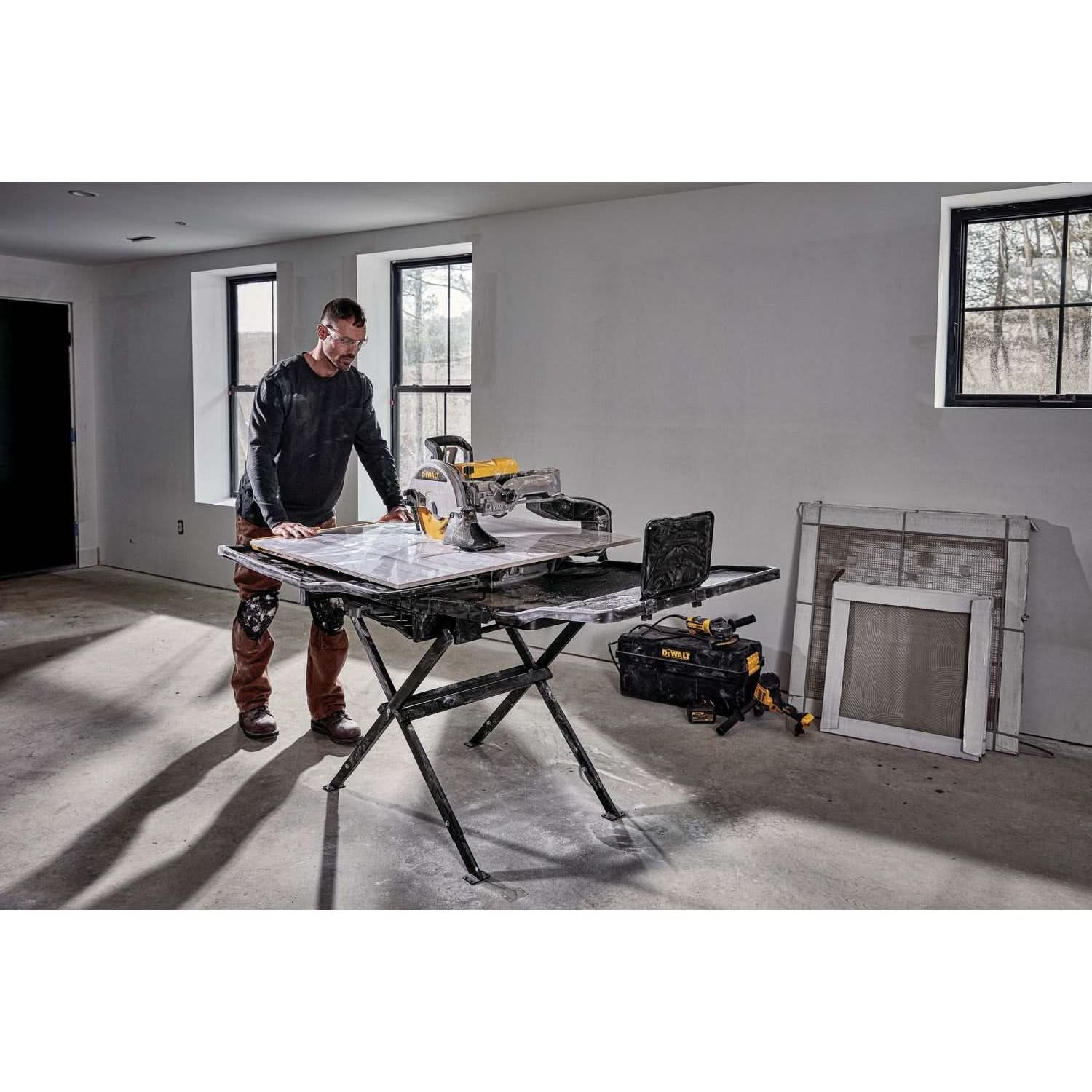 DeWalt D36000S Corded High Capacity 10-Inch Wet Tile Saw and Stand Combo - Image 2