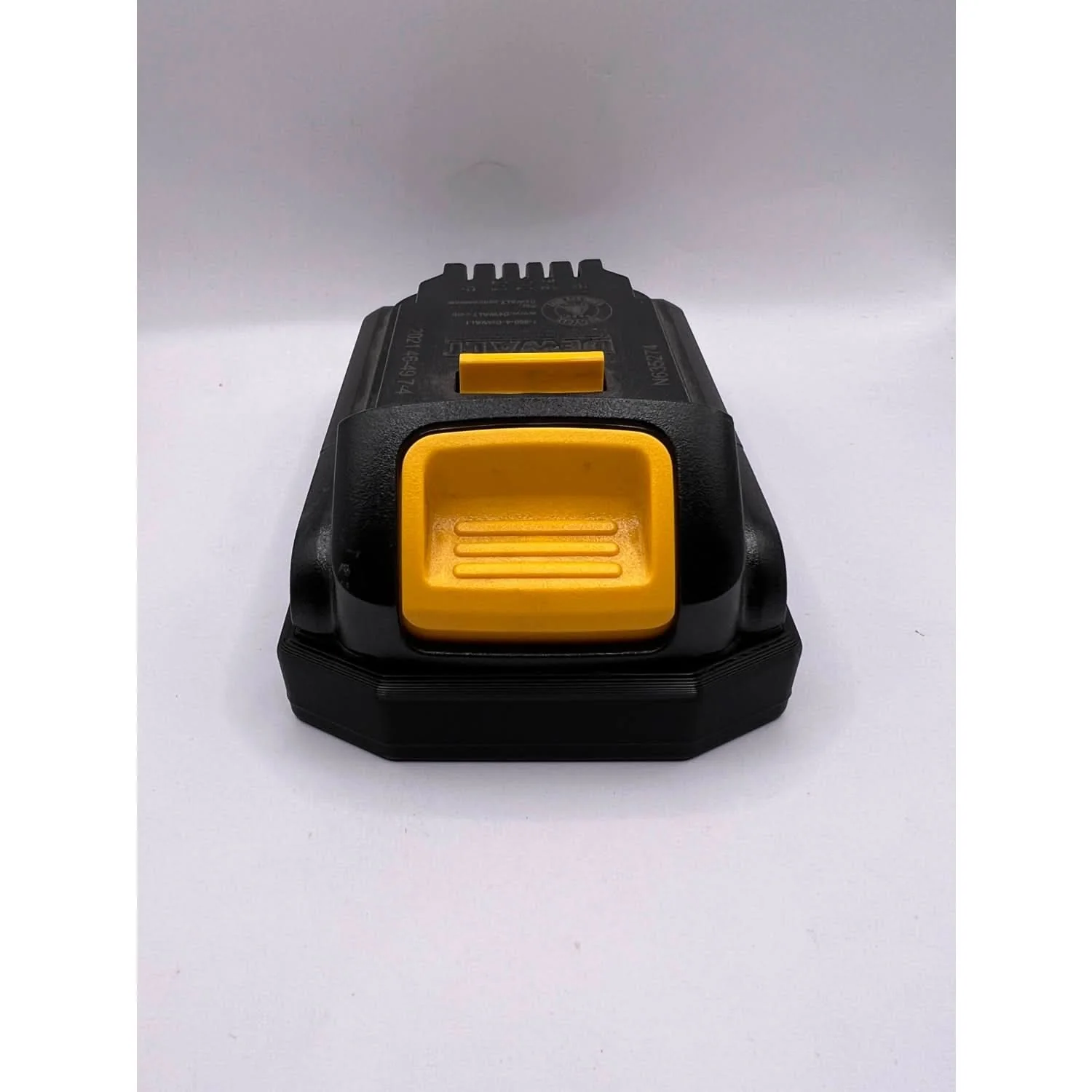 STS Auto Design DWDC201 DeWalt 20V DCB201/DCB203 Battery Magnetic Cover - Image 2