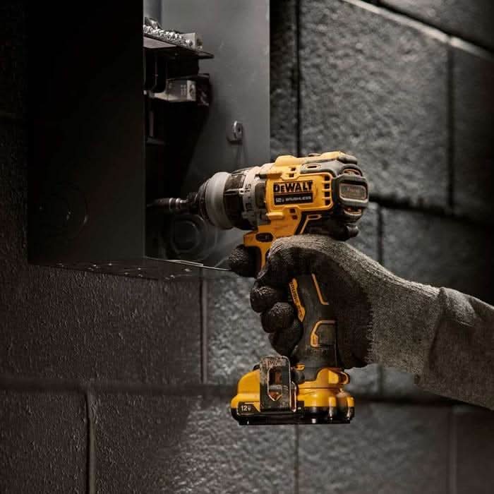 DeWALT DCD703F1 XTREME 12V MAX Brushless 5-in-1 Interchangeable Chuck Drill/Driver 2.0Ah Kit - Image 2