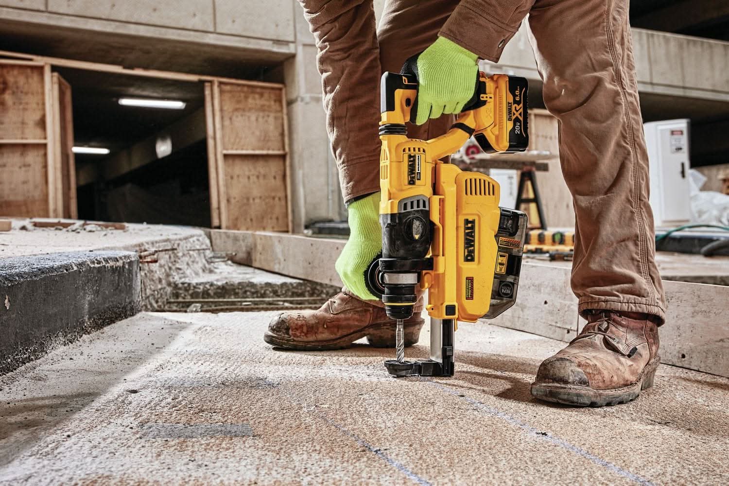 DeWalt DCH263R2DH 20V MAX XR Brushless 1-1/8-Inch SDS Plus D-Handle Rotary Hammer + Dust Extractor 6.0Ah Kit - Image 3