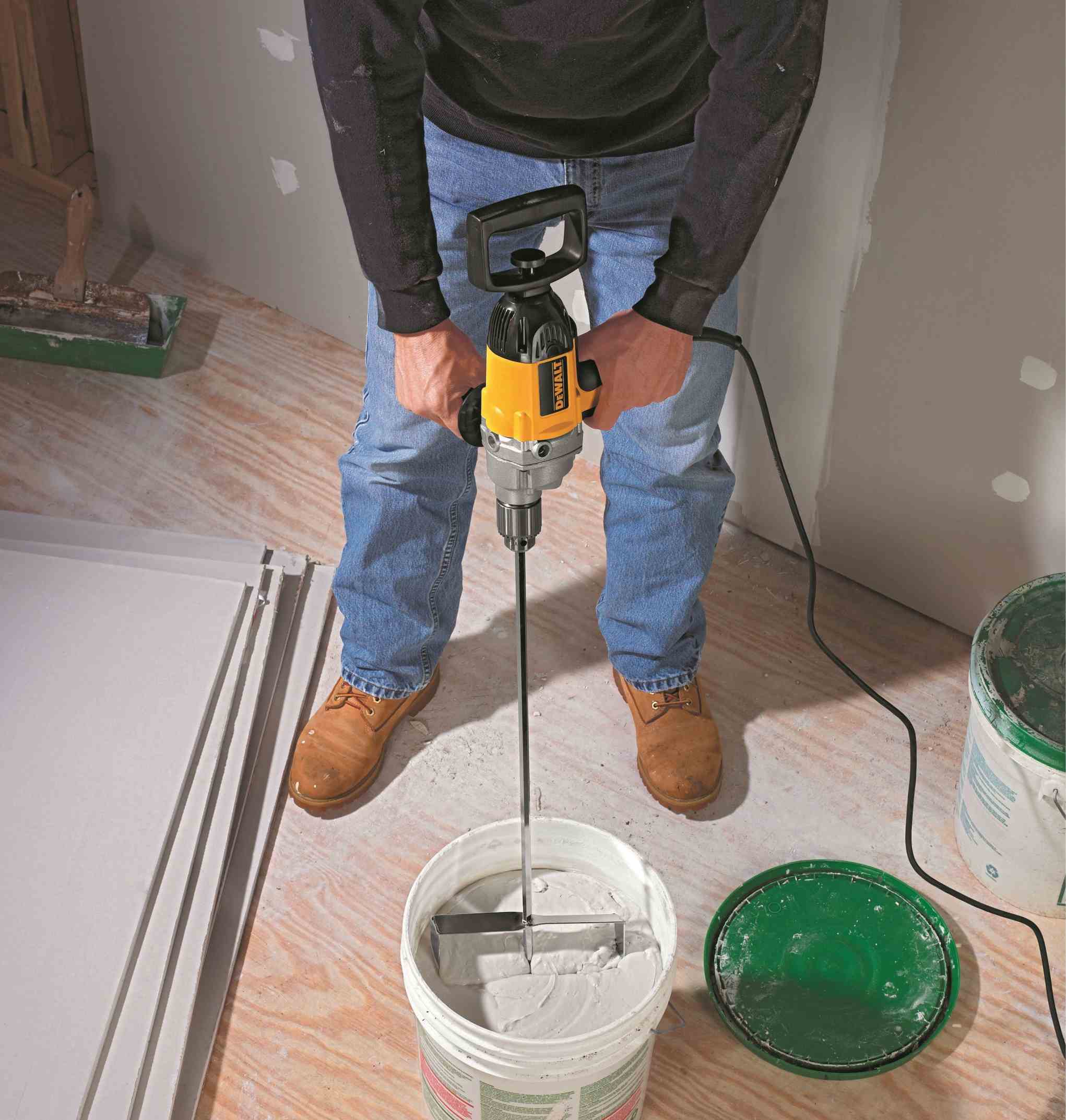 DeWalt DW130V 1/2" (13mm) Spade Handle Drill - Image 2