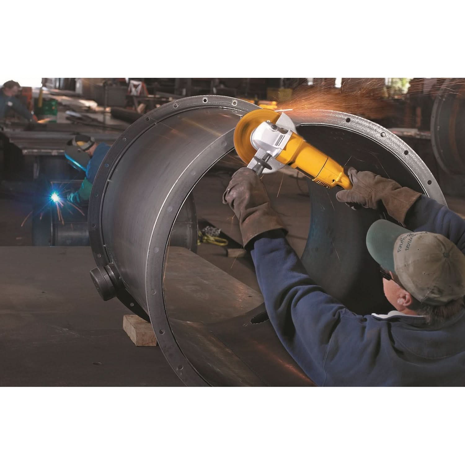 DeWalt DW840 Corded 7″ (180mm) Medium Angle Grinder