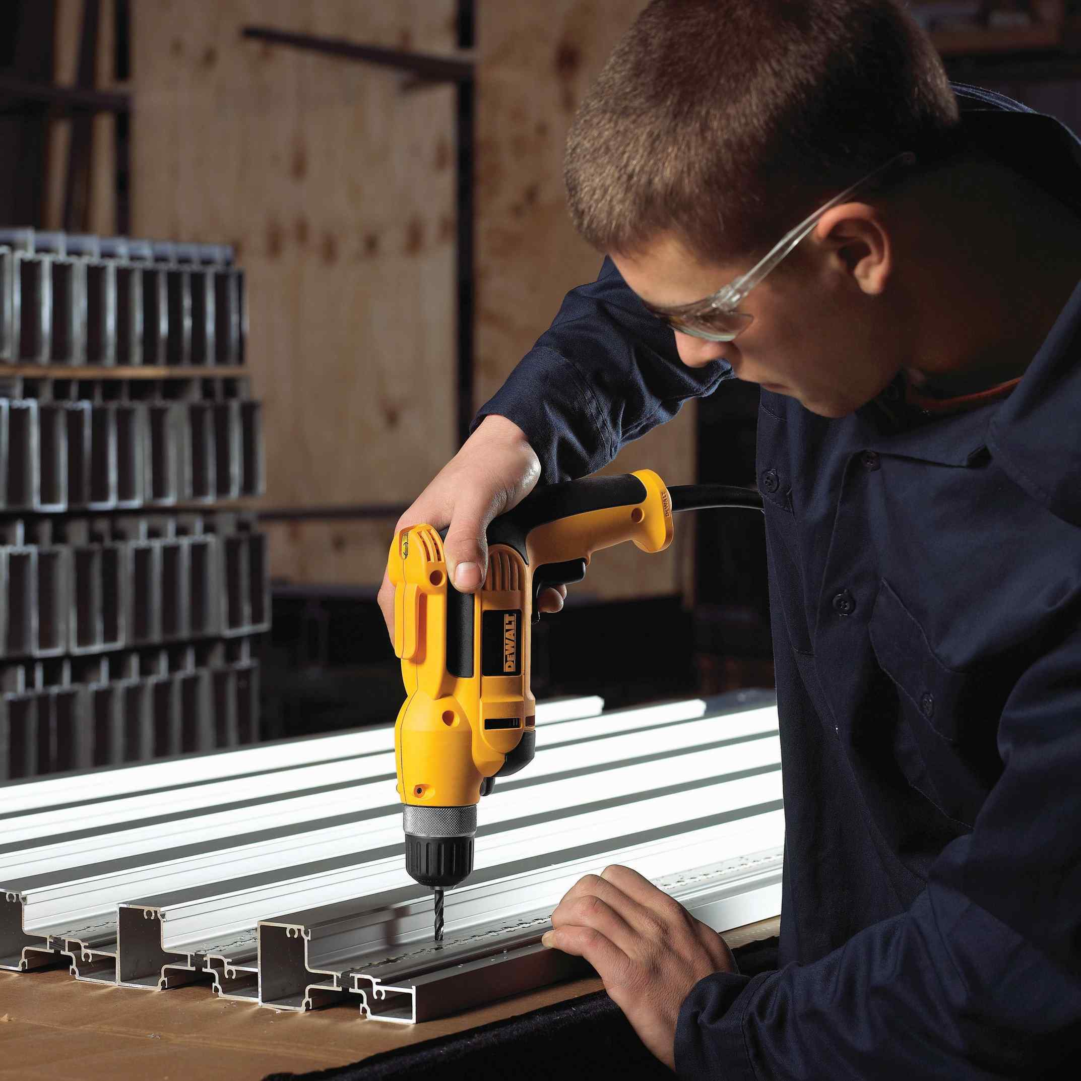 DeWalt DWD110K Corded 3/8" (10mm) VSR Pistol Grip Drill Kit with Keyless Chuck - Image 3