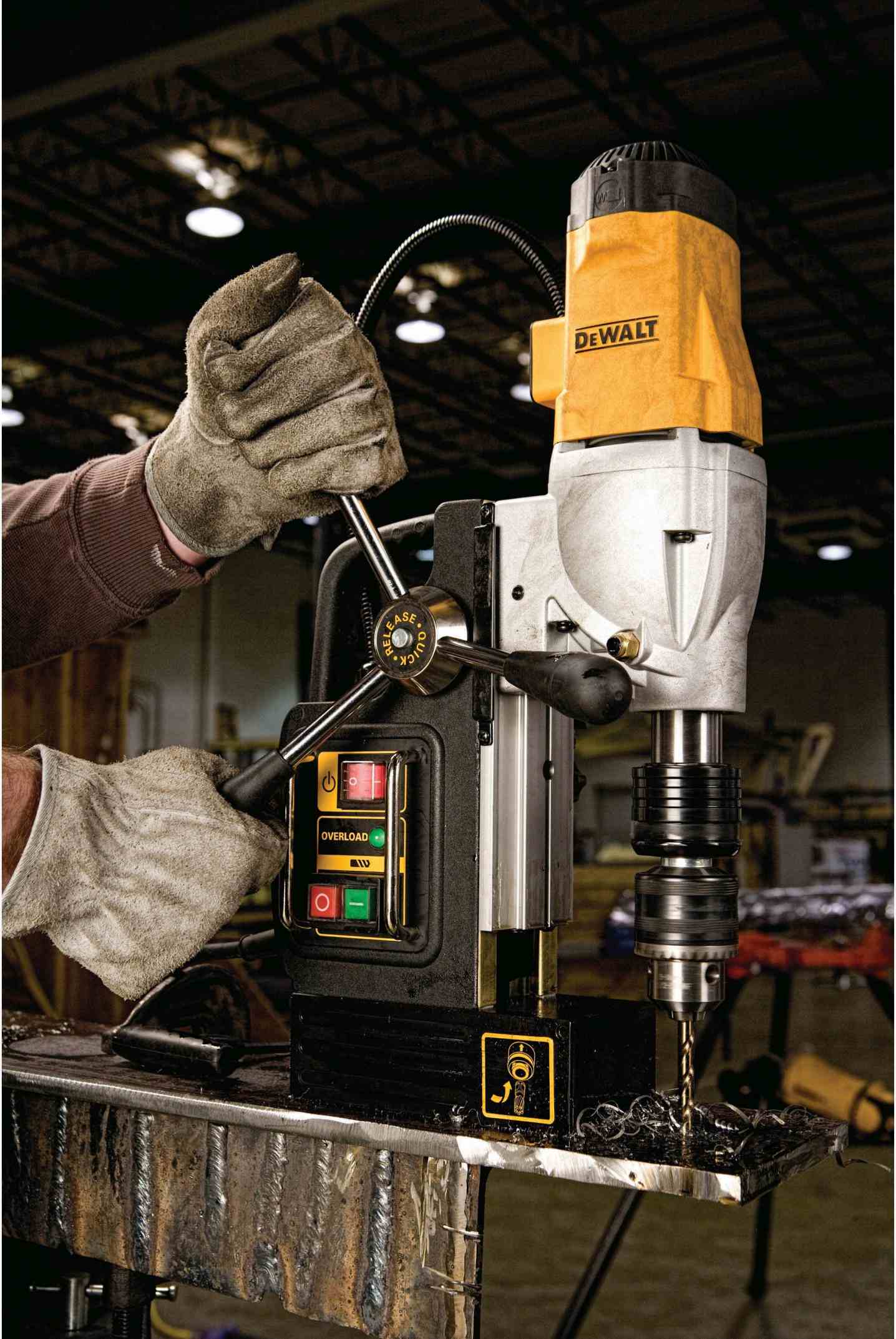 DeWalt DWE1622K 2", 2 Speed Magnetic Drill Press - Image 2