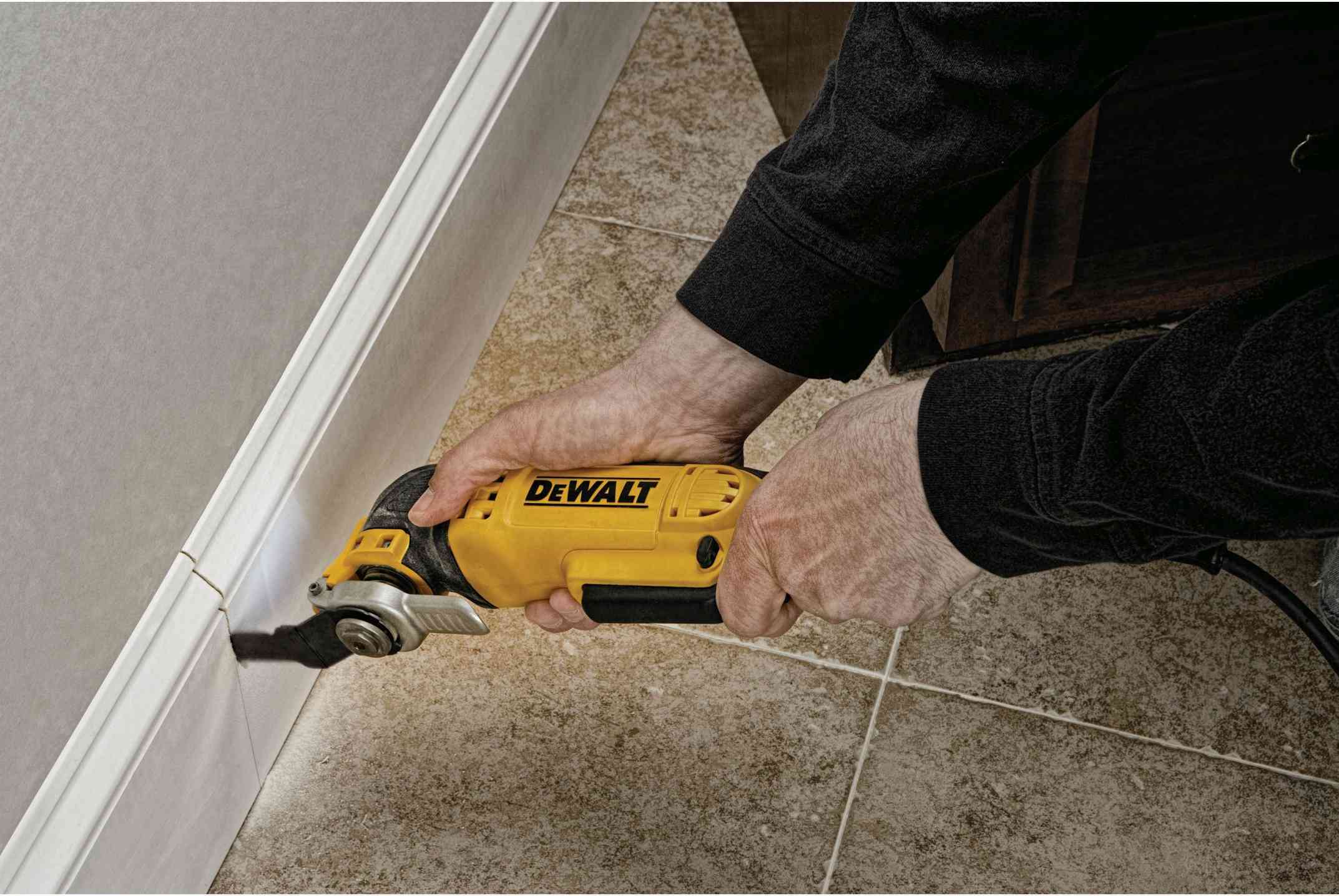 DeWalt DWE315K 3 Amp Oscillating Tool Kit with 29 Accessories (PROMO) - Image 3